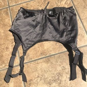 Garter belt